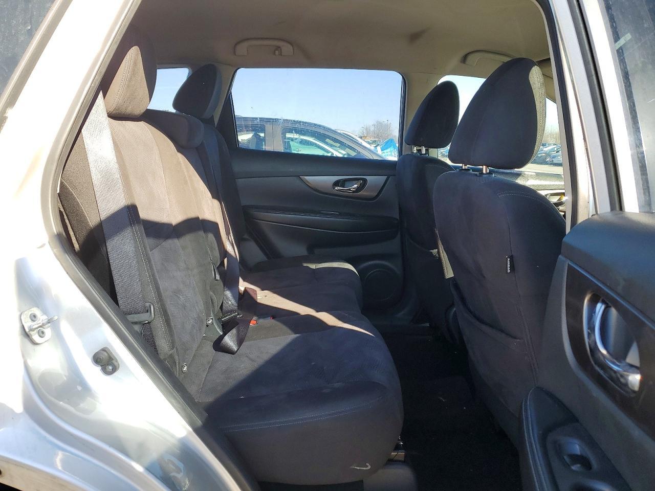 2015 Nissan Rogue S - zdjęcie 11