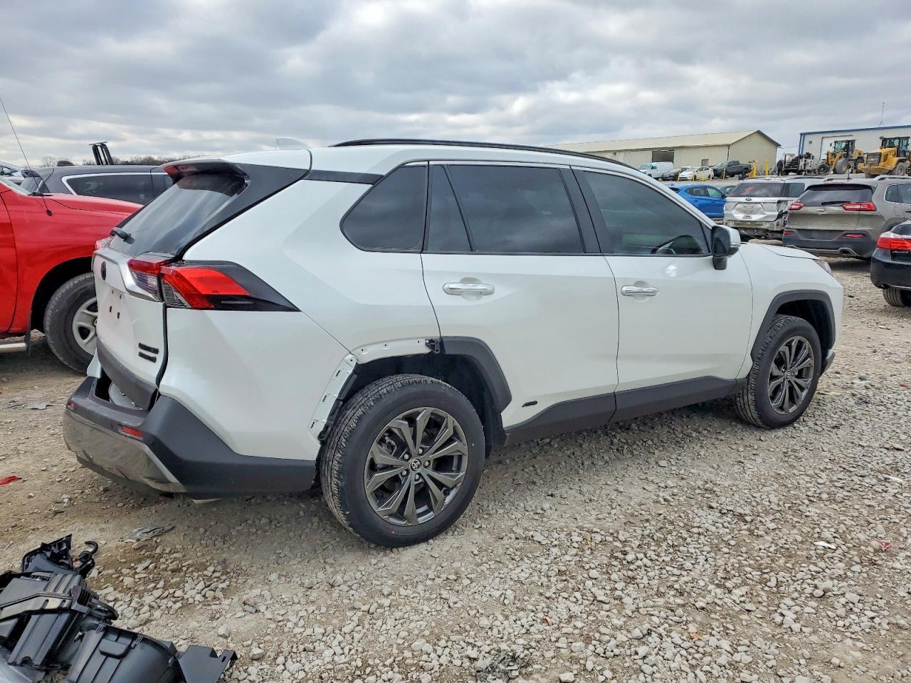 2024 Toyota Rav4 Limited - zdjęcie 3