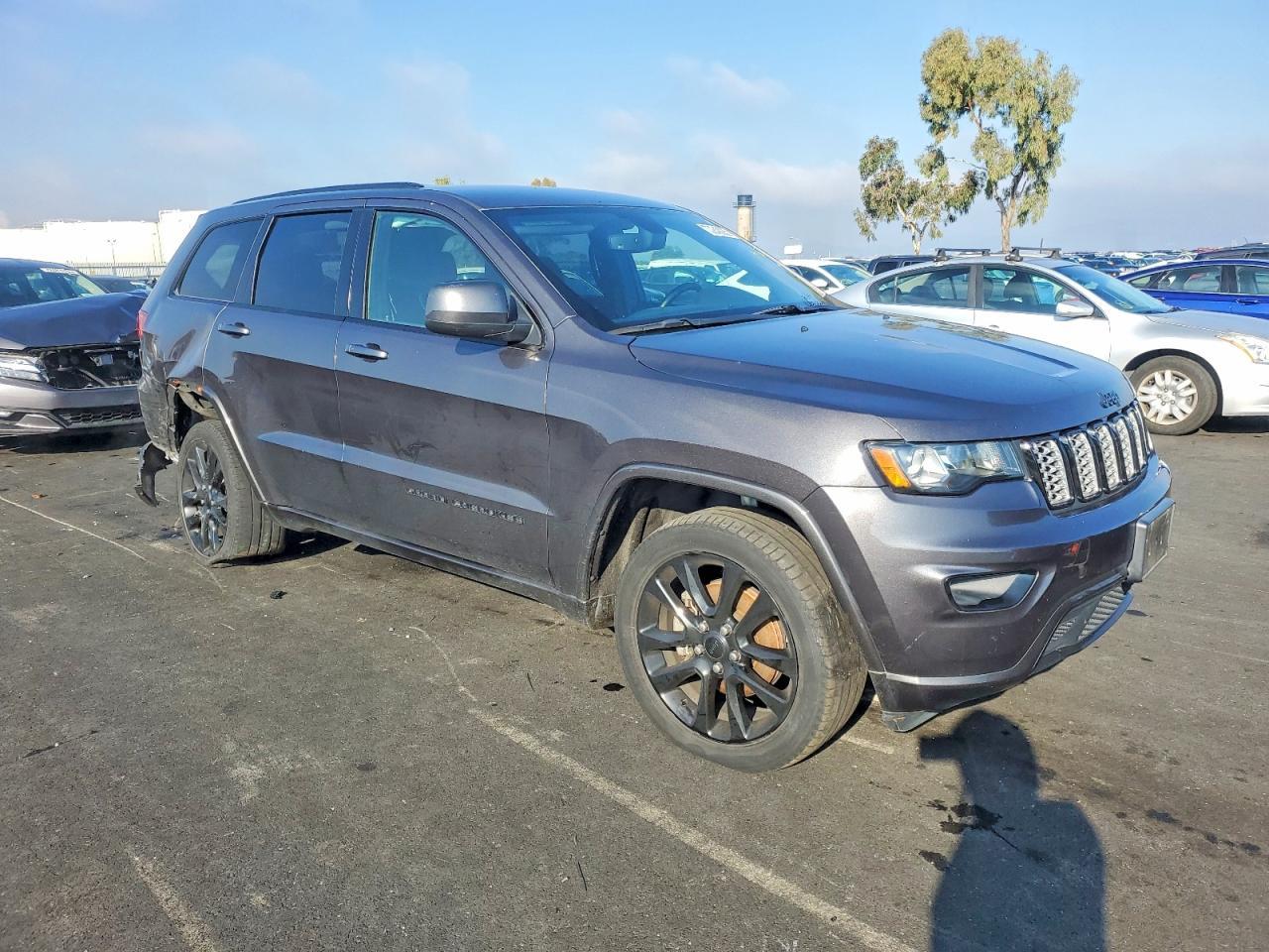 2018 Jeep Grand Cherokee Laredo - zdjęcie 4