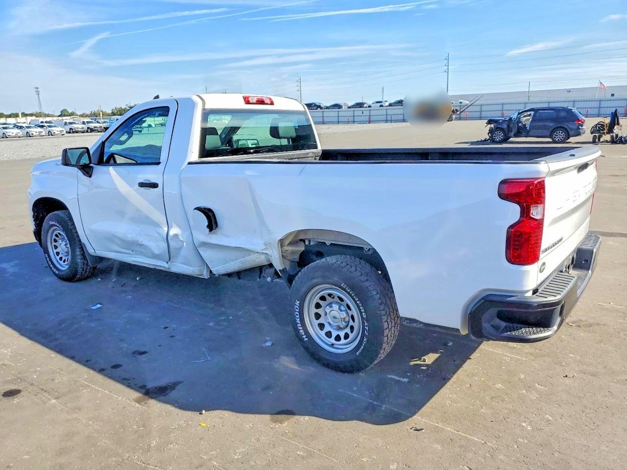 2021 Chevrolet Silverado C1500 - zdjęcie 2