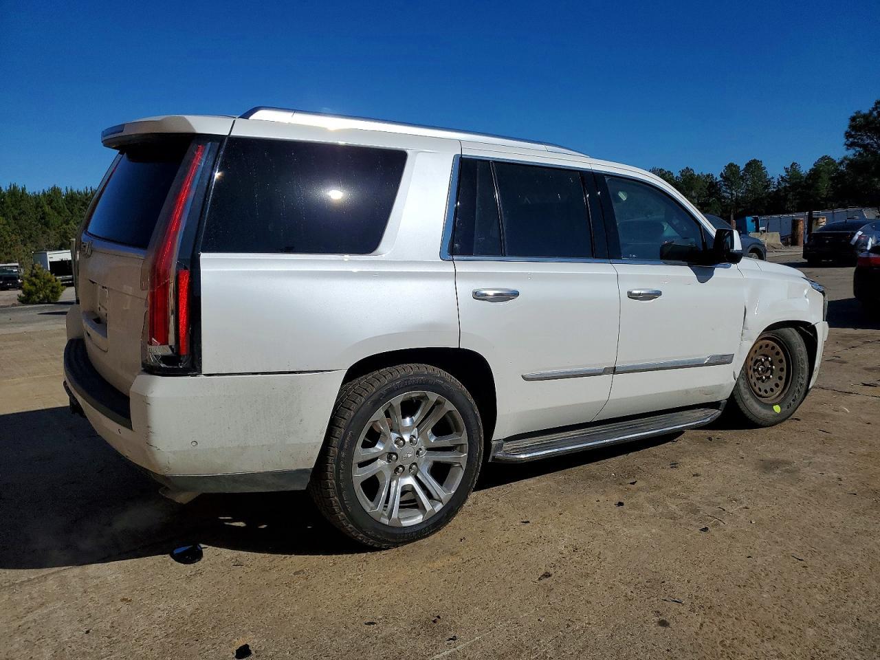 2018 Cadillac Escalade Luxury - zdjęcie 3