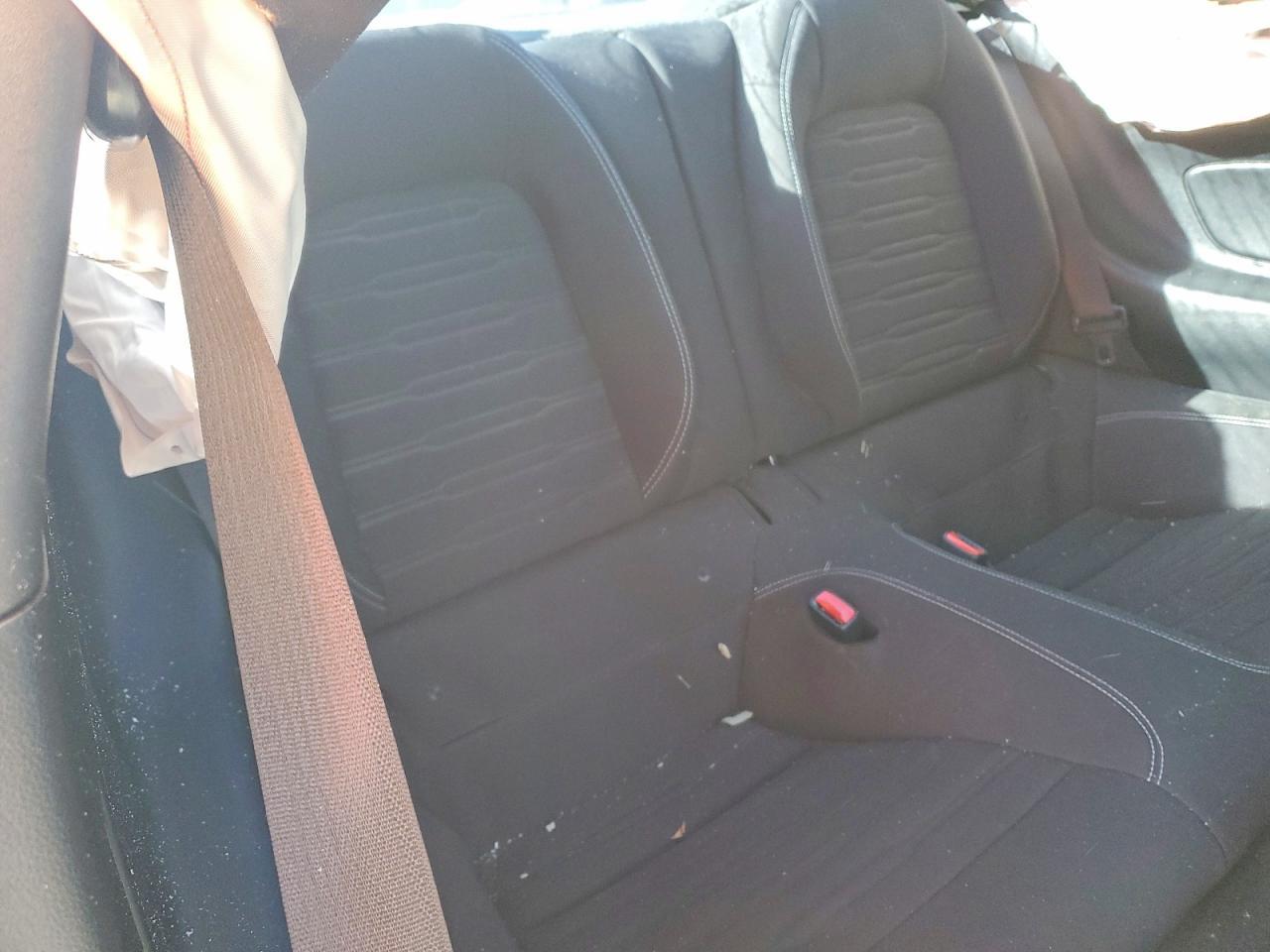 2016 Ford Mustang - zdjęcie 10