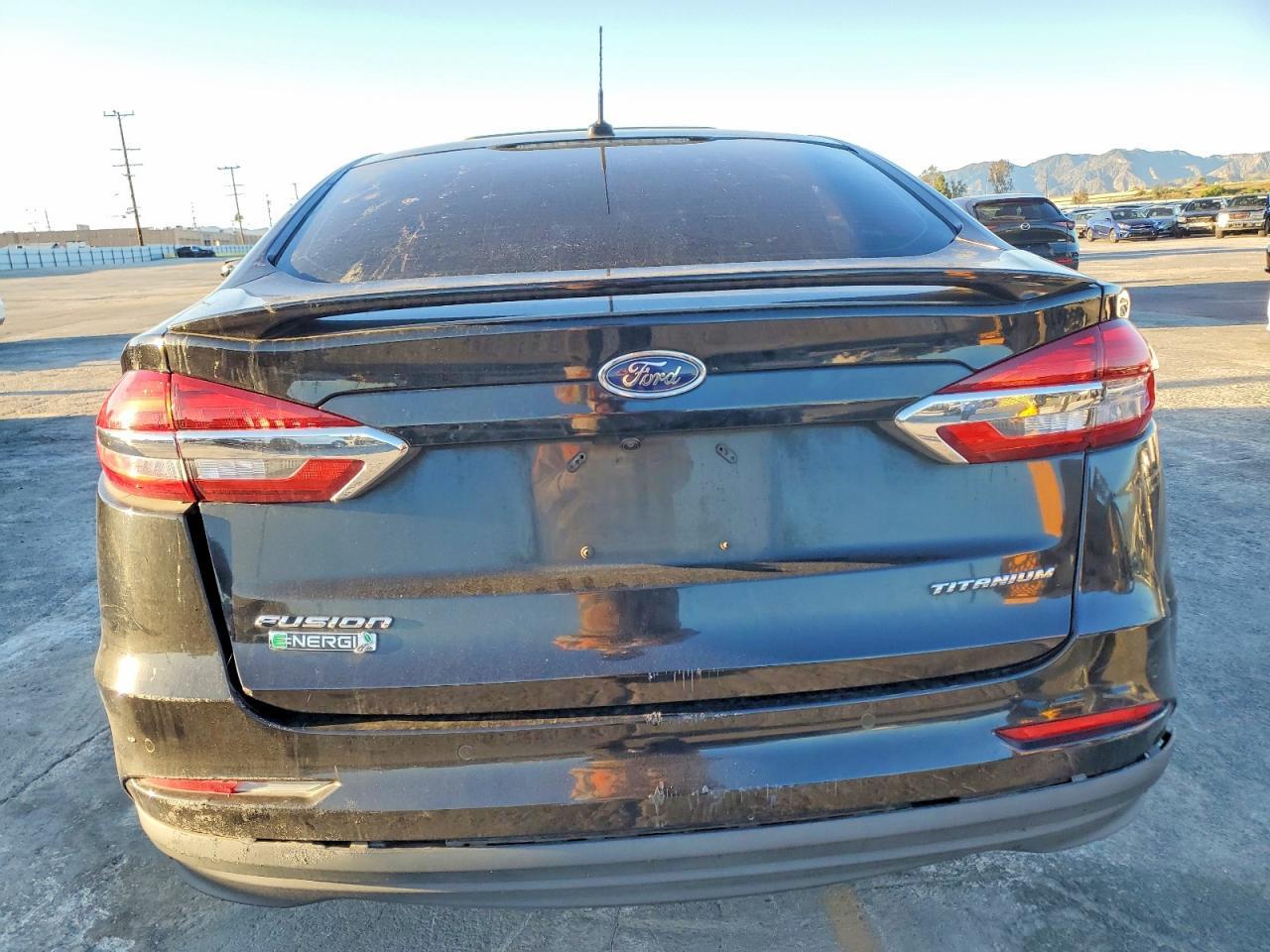 2019 Ford Fusion Titanium - zdjęcie 6