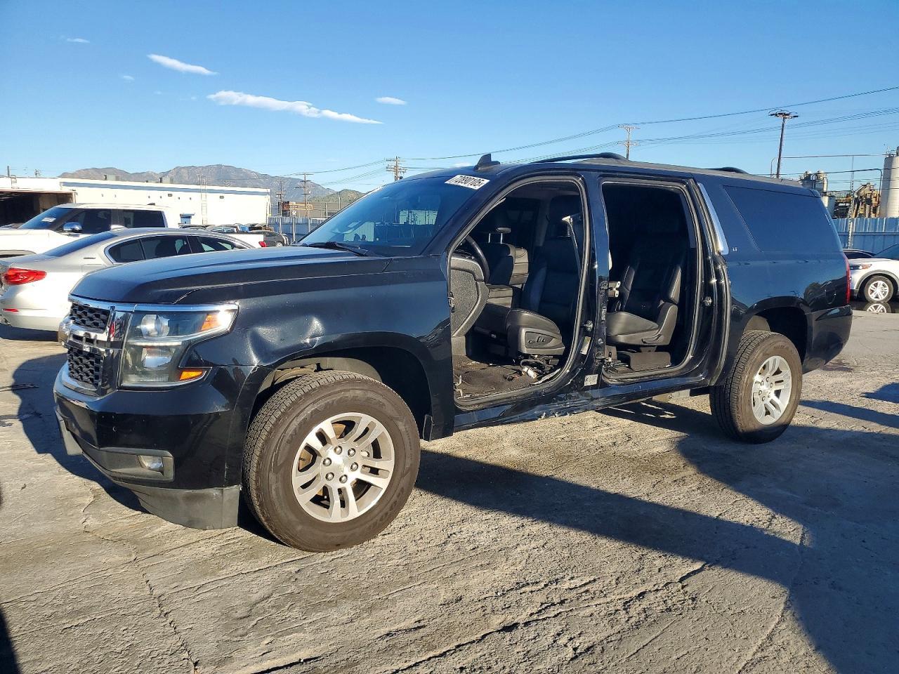 2019 Chevrolet Suburban C1500 Lt - zdjęcie główne