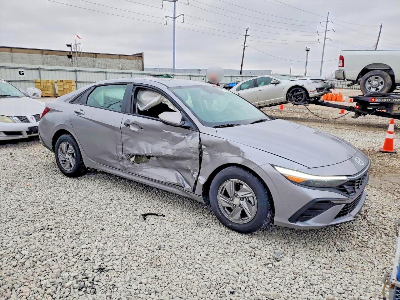 2025 Hyundai Elantra Se - zdjęcie 5