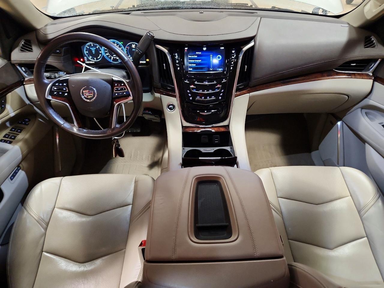 2015 Cadillac Escalade Luxury - zdjęcie 8