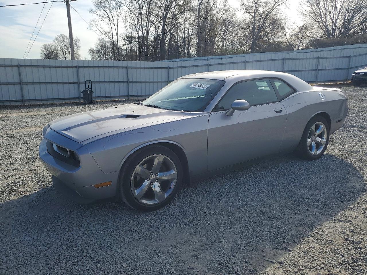 2014 Dodge Challenger Sxt - zdjęcie główne