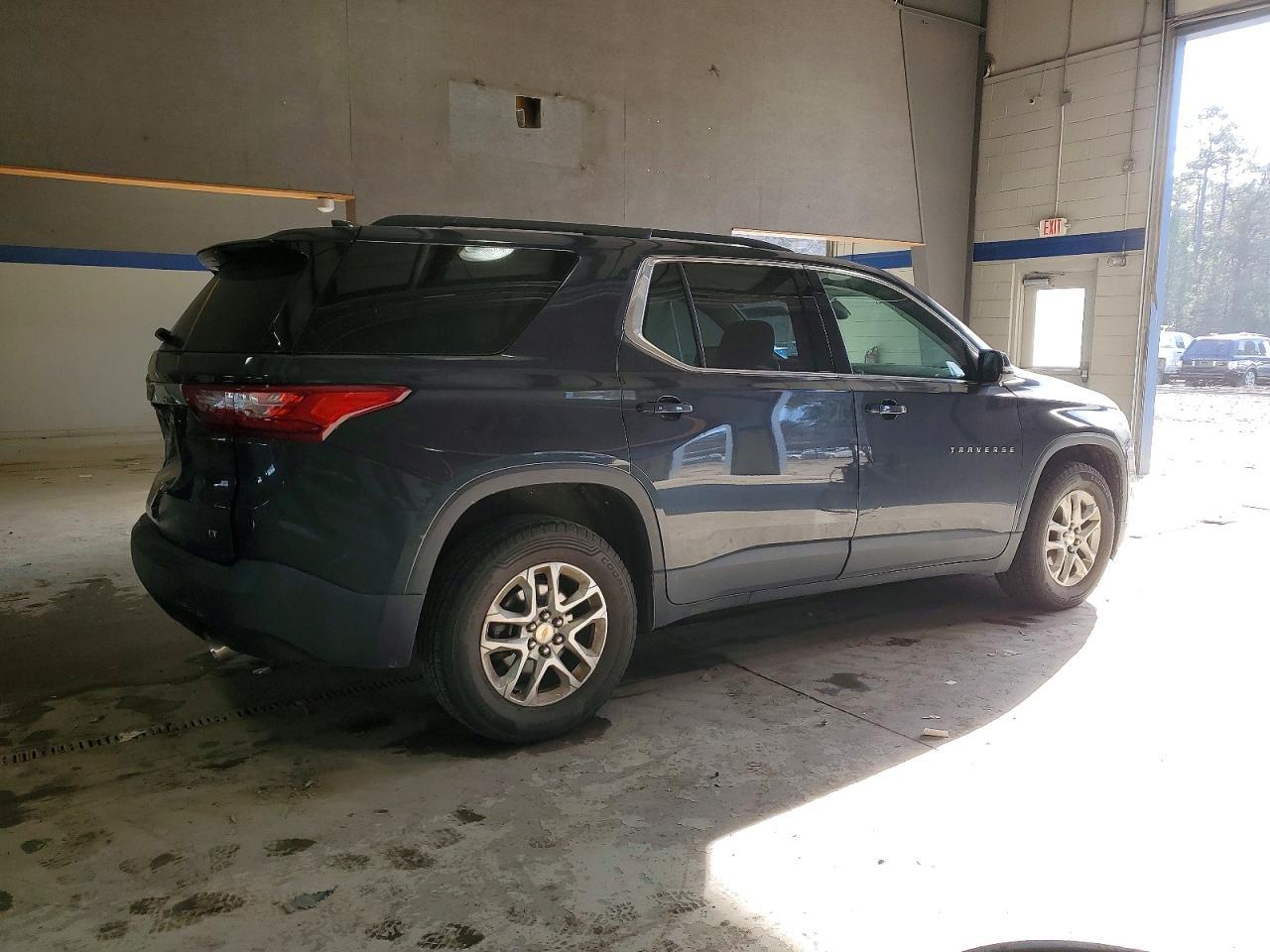 2020 Chevrolet Traverse Lt - zdjęcie 3