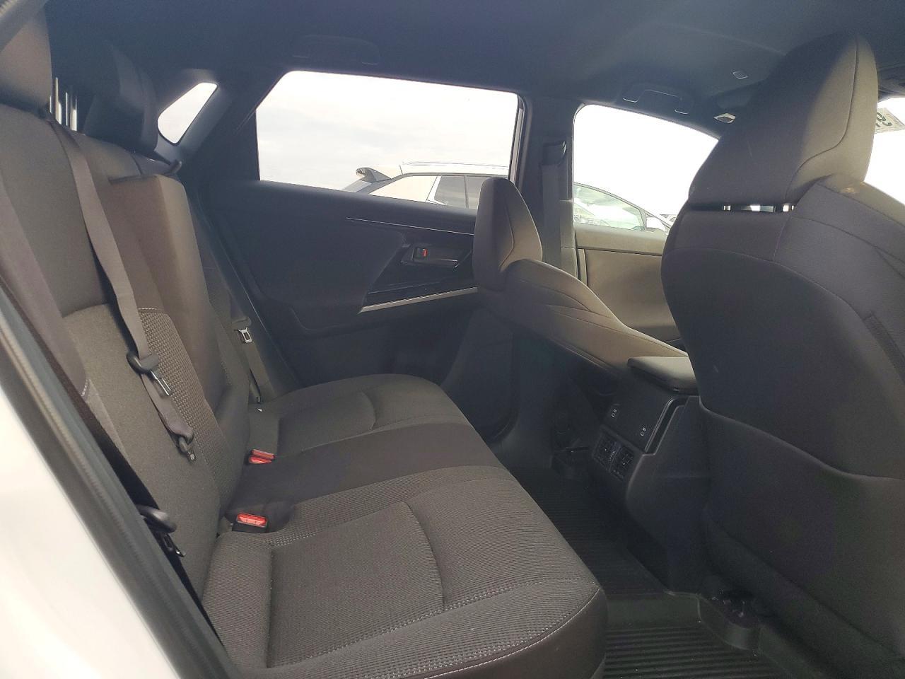 2025 Subaru Solterra Premium - zdjęcie 10