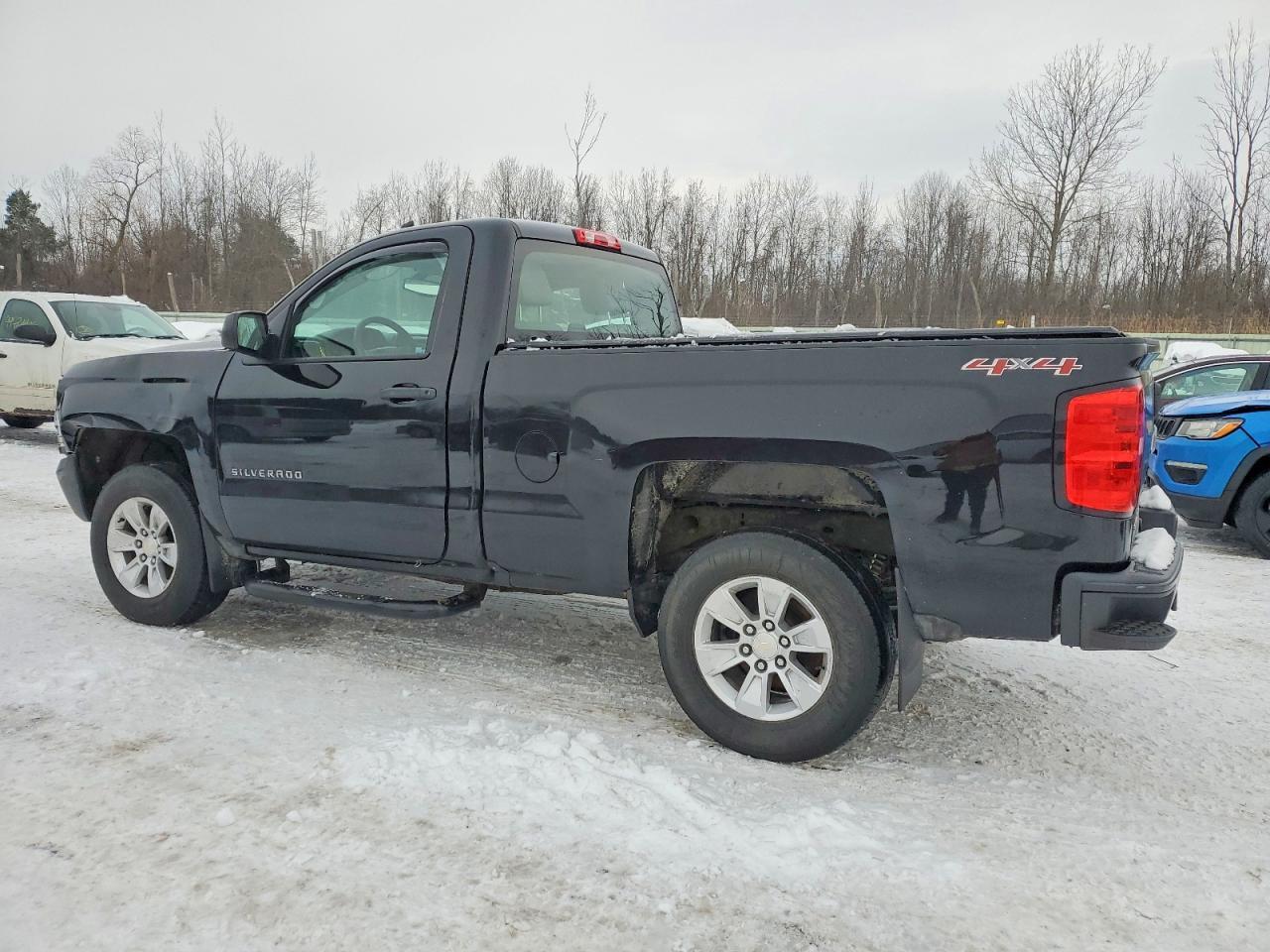 2017 Chevrolet Silverado K1500 - zdjęcie 2