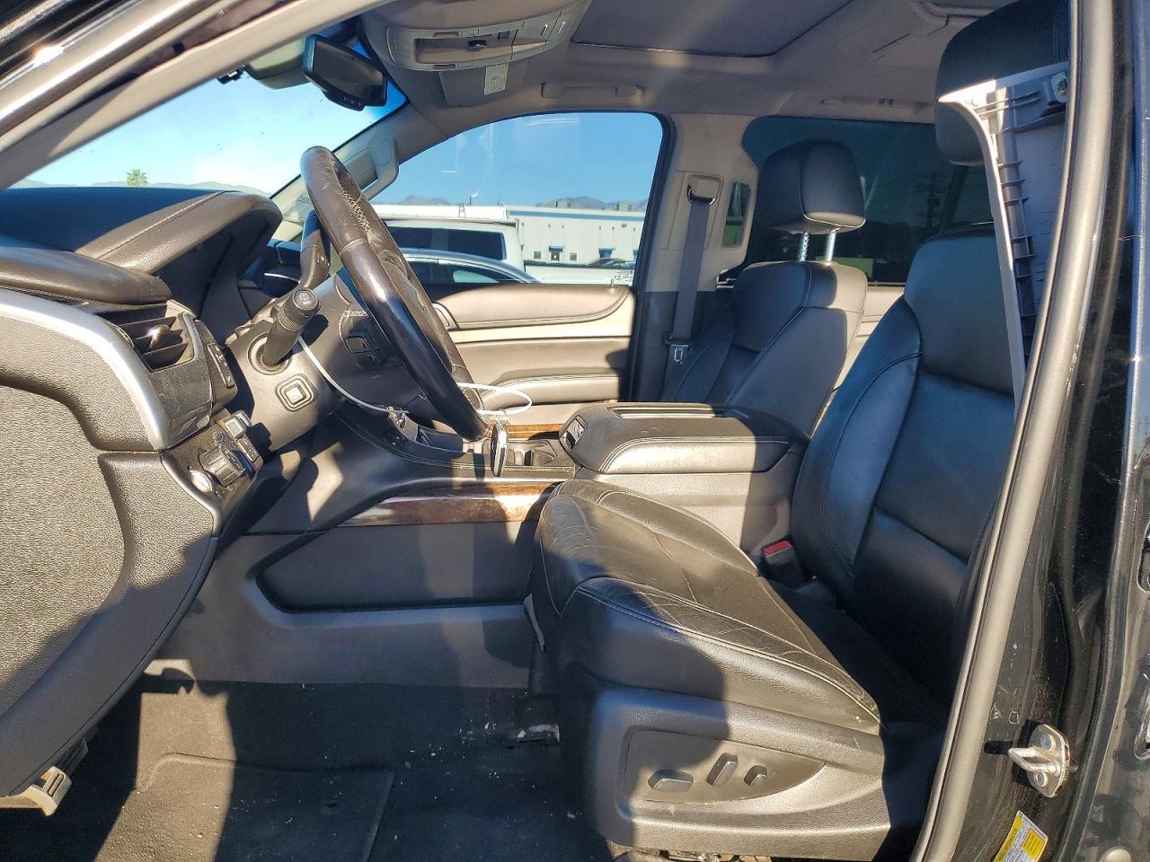 2019 Chevrolet Suburban C1500 Lt - zdjęcie 7