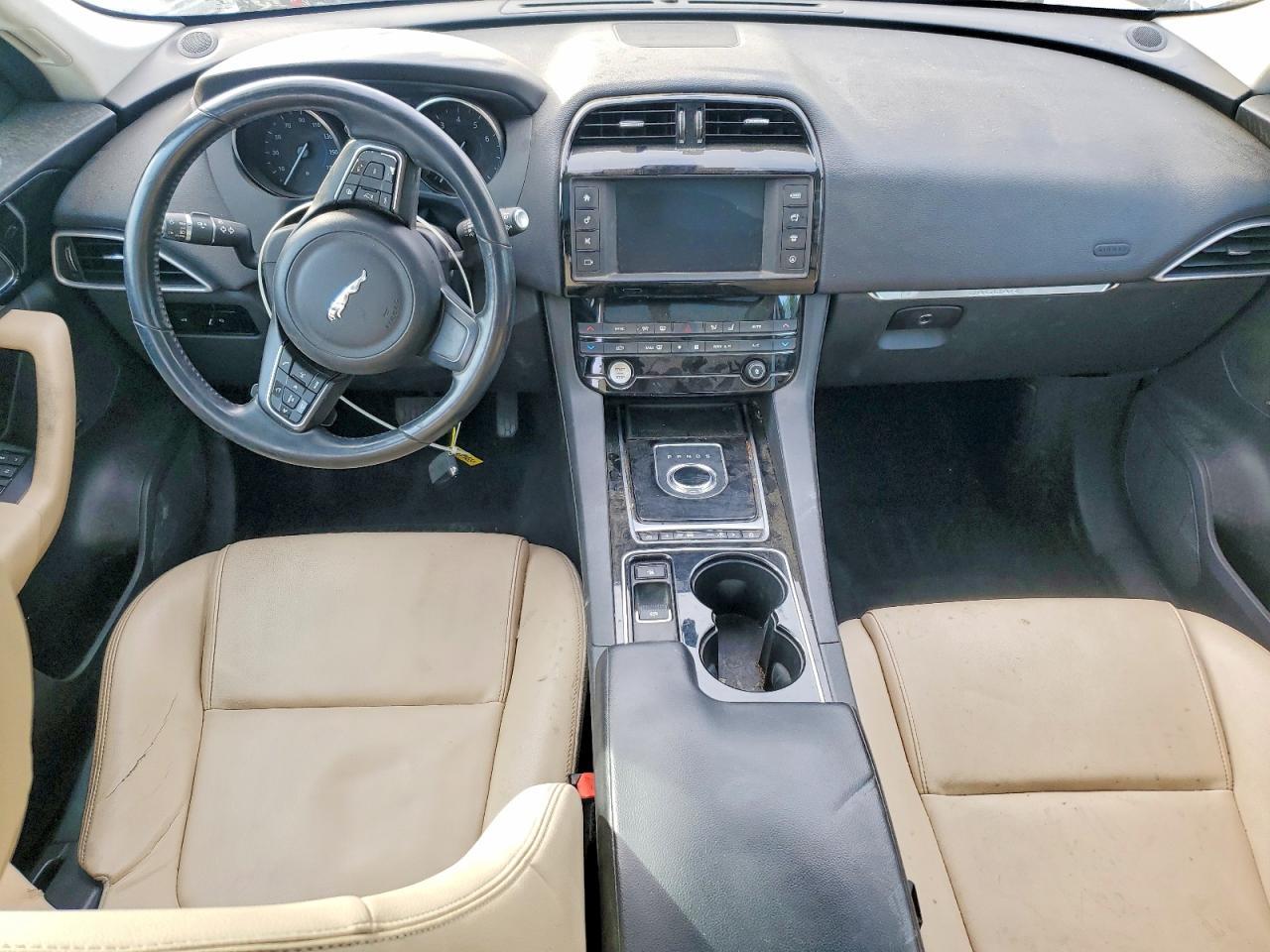 2017 Jaguar F-Pace Premium - zdjęcie 8