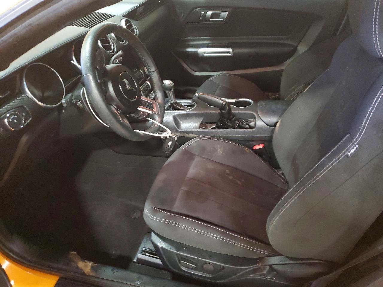 2022 Ford Mustang - zdjęcie 7