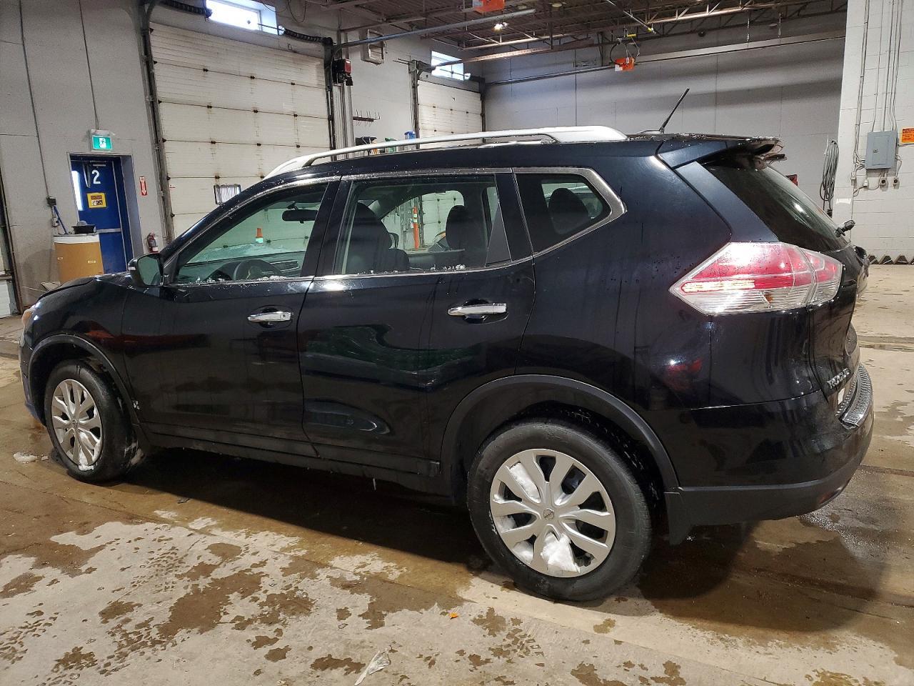 2015 Nissan Rogue S - zdjęcie 2