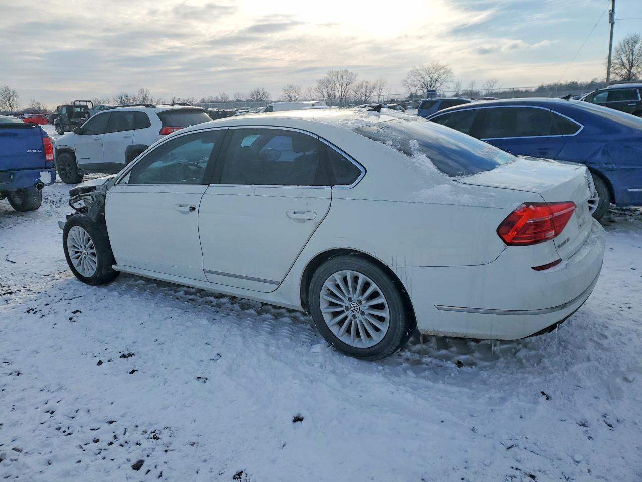2016 Volkswagen Passat Se - zdjęcie 2