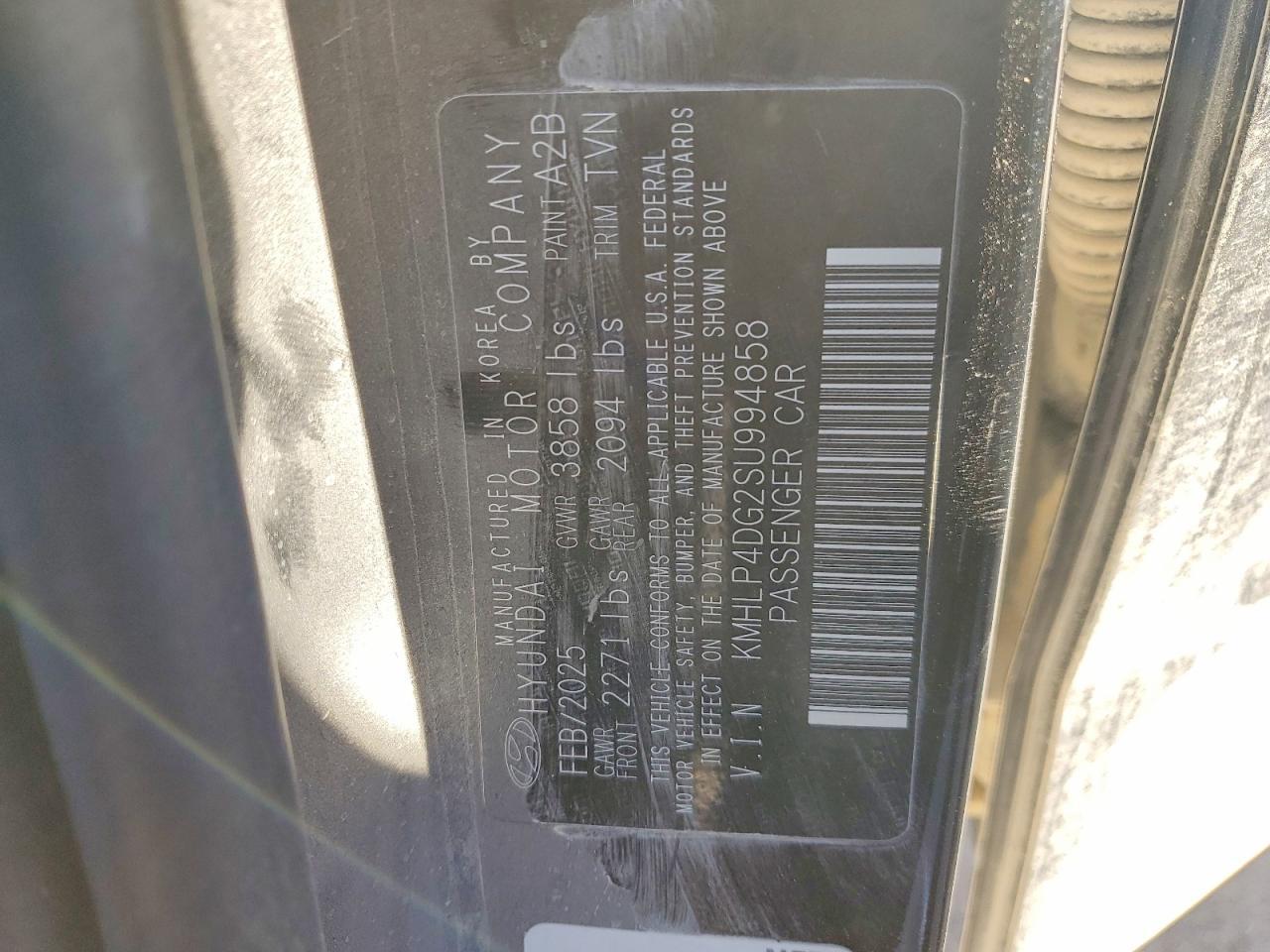 2025 Hyundai Elantra Limited - zdjęcie 13
