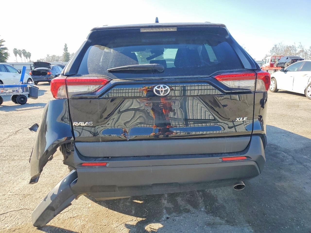 2021 Toyota Rav4 Xle - zdjęcie 6