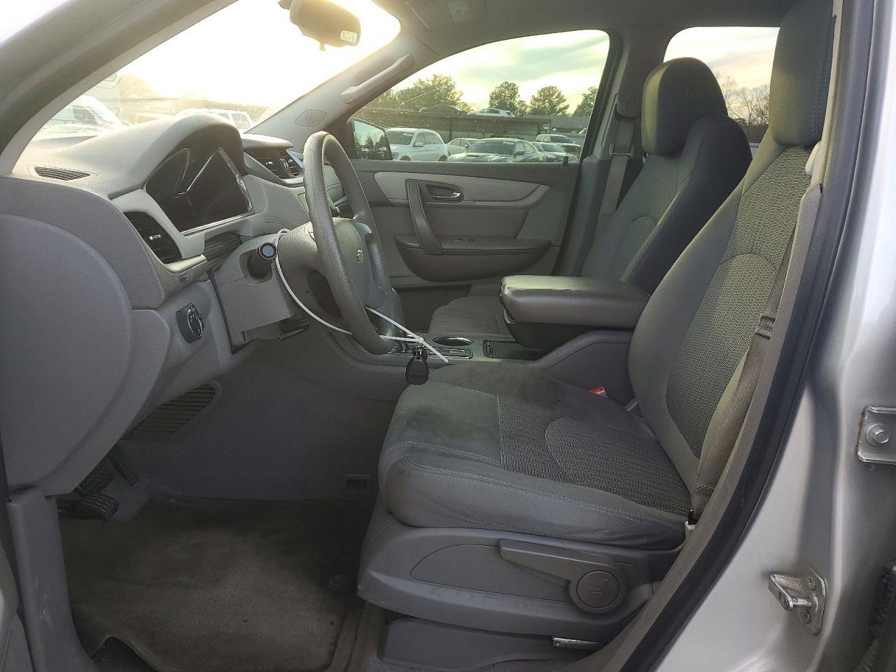 2017 Chevrolet Traverse Ls - zdjęcie 7