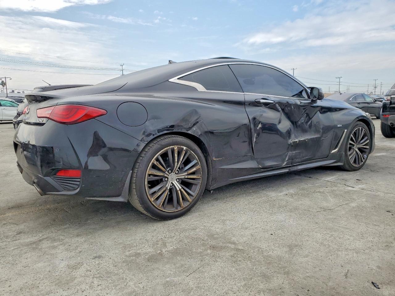 2018 Infiniti Q60 Luxe 300 - zdjęcie 3