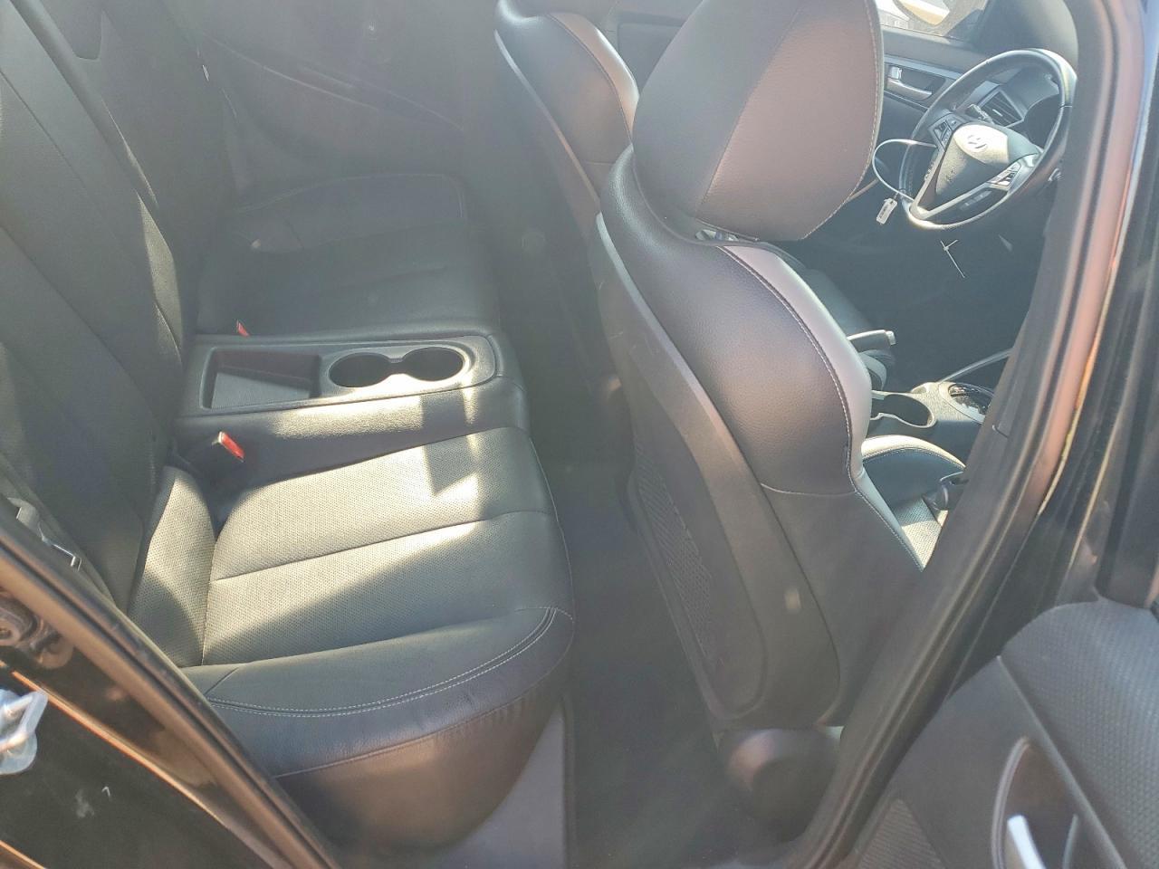 2017 Hyundai Veloster Turbo - zdjęcie 10