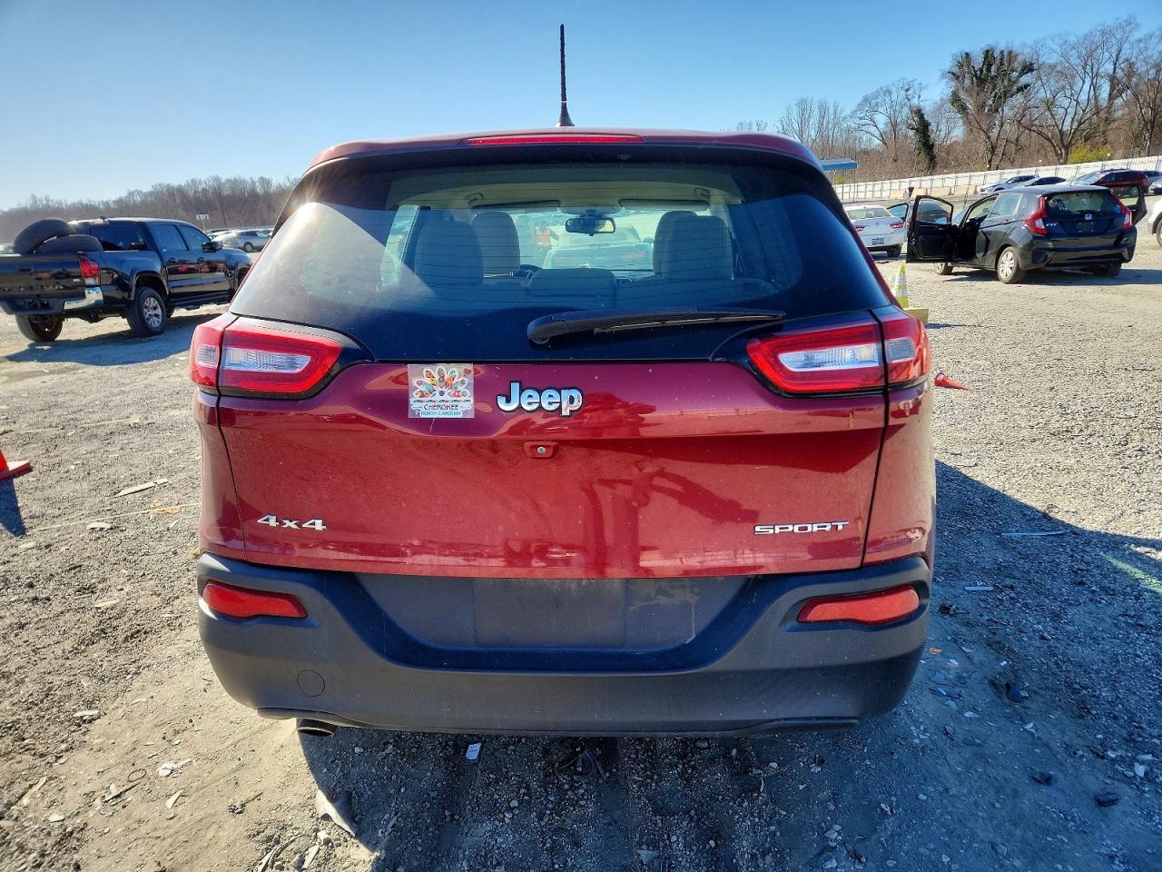 2015 Jeep Cherokee Sport - zdjęcie 6