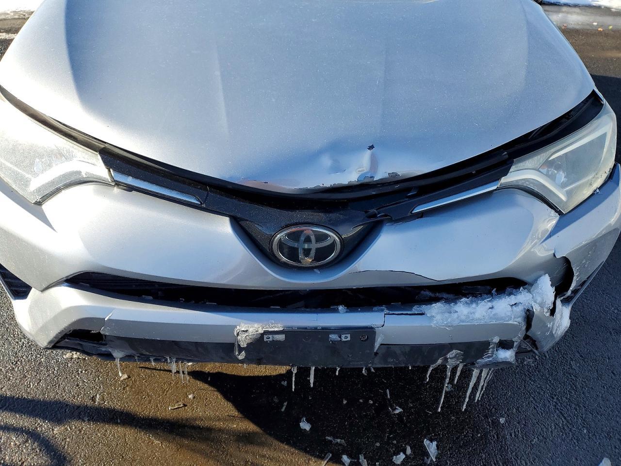 2018 Toyota Rav4 Le - zdjęcie 12