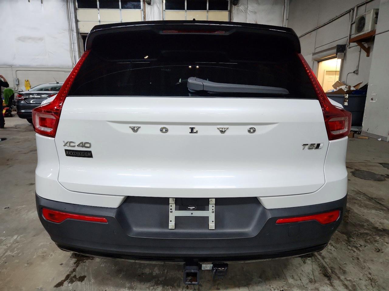 2022 Volvo Xc40 T5 R-Design - zdjęcie 6