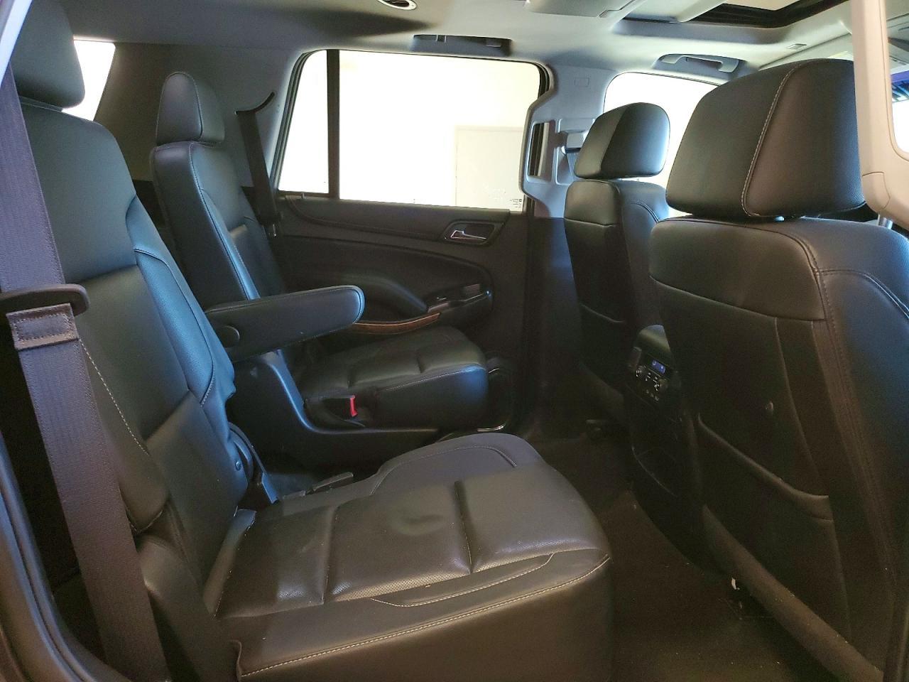 2018 Chevrolet Tahoe C1500 Premier - zdjęcie 11