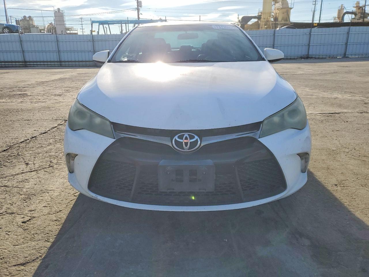 2015 Toyota Camry Le - zdjęcie 5
