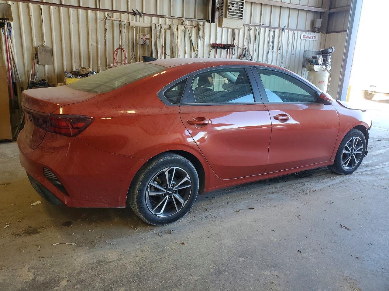 2022 Kia Forte Fe - zdjęcie 3