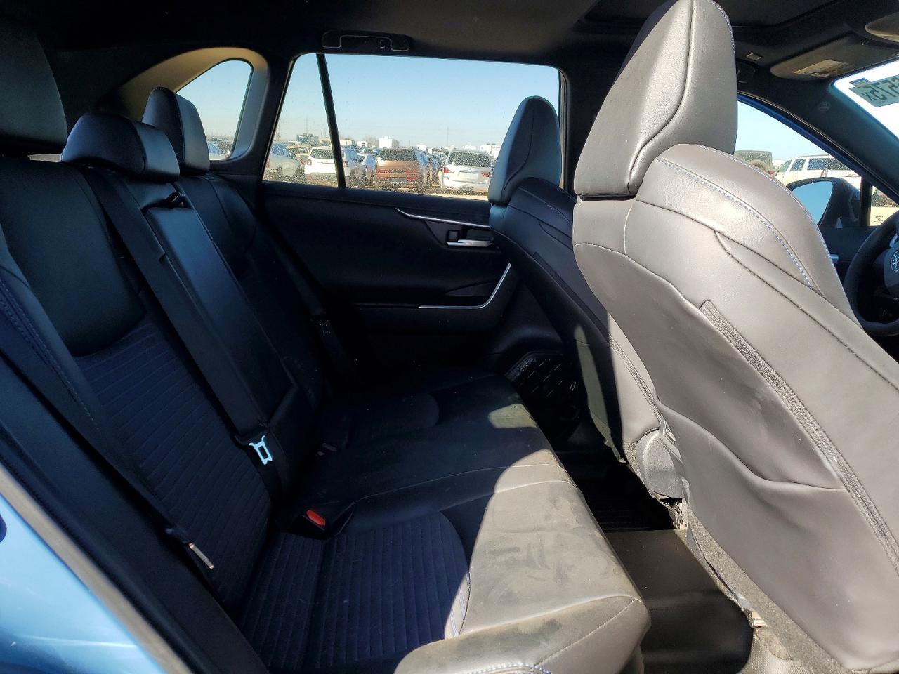 2025 Toyota Rav4 Xse - zdjęcie 11