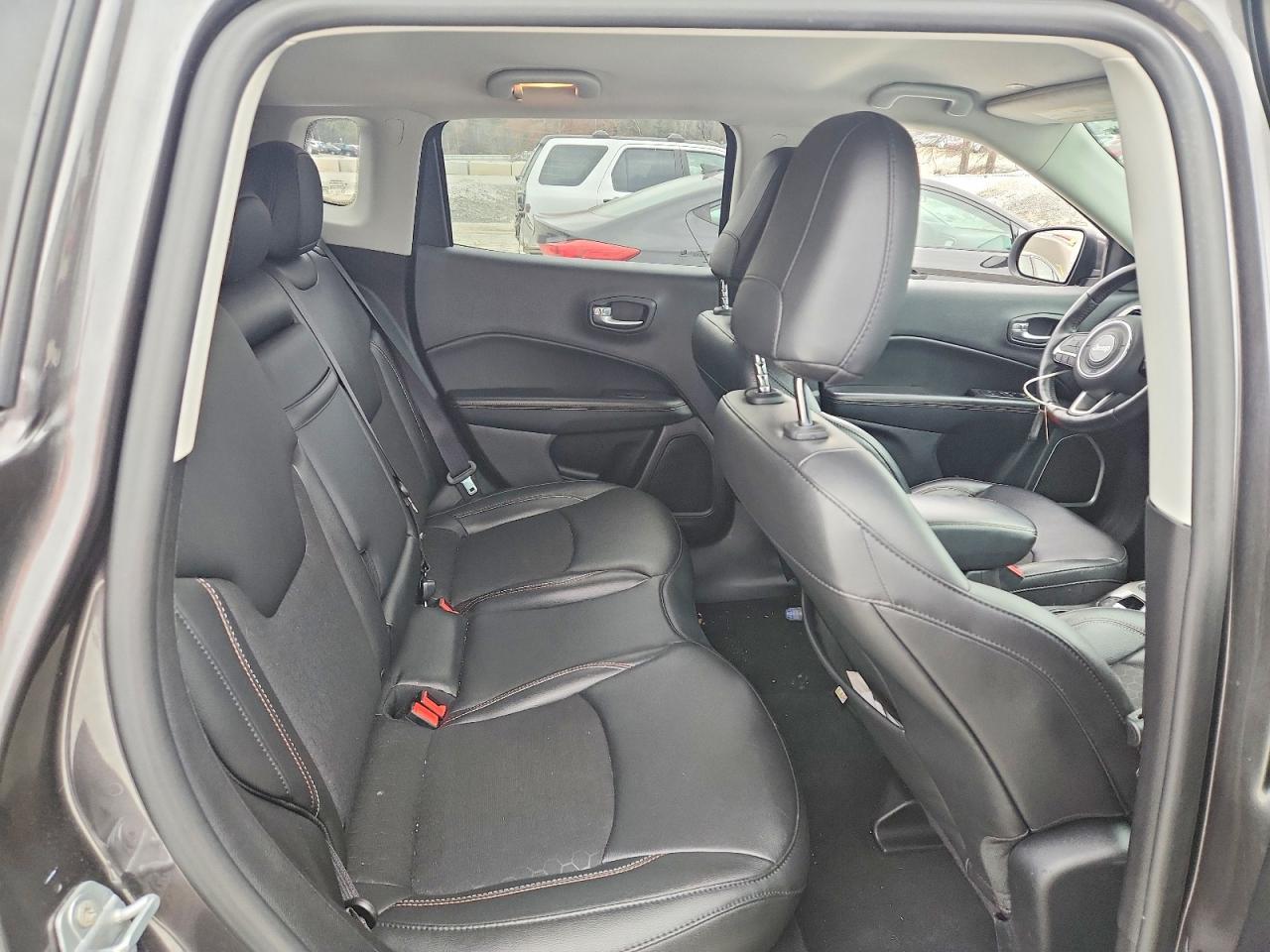 2019 Jeep Compass Latitude - zdjęcie 11