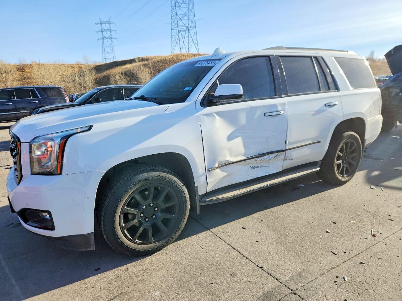 2019 GMC Yukon Denali - zdjęcie główne