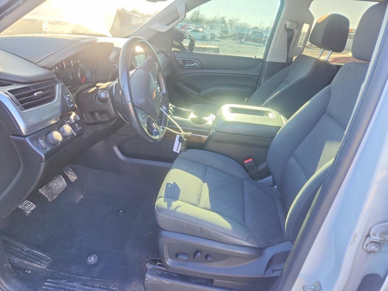 2019 Chevrolet Suburban K1500 Ls - zdjęcie 7