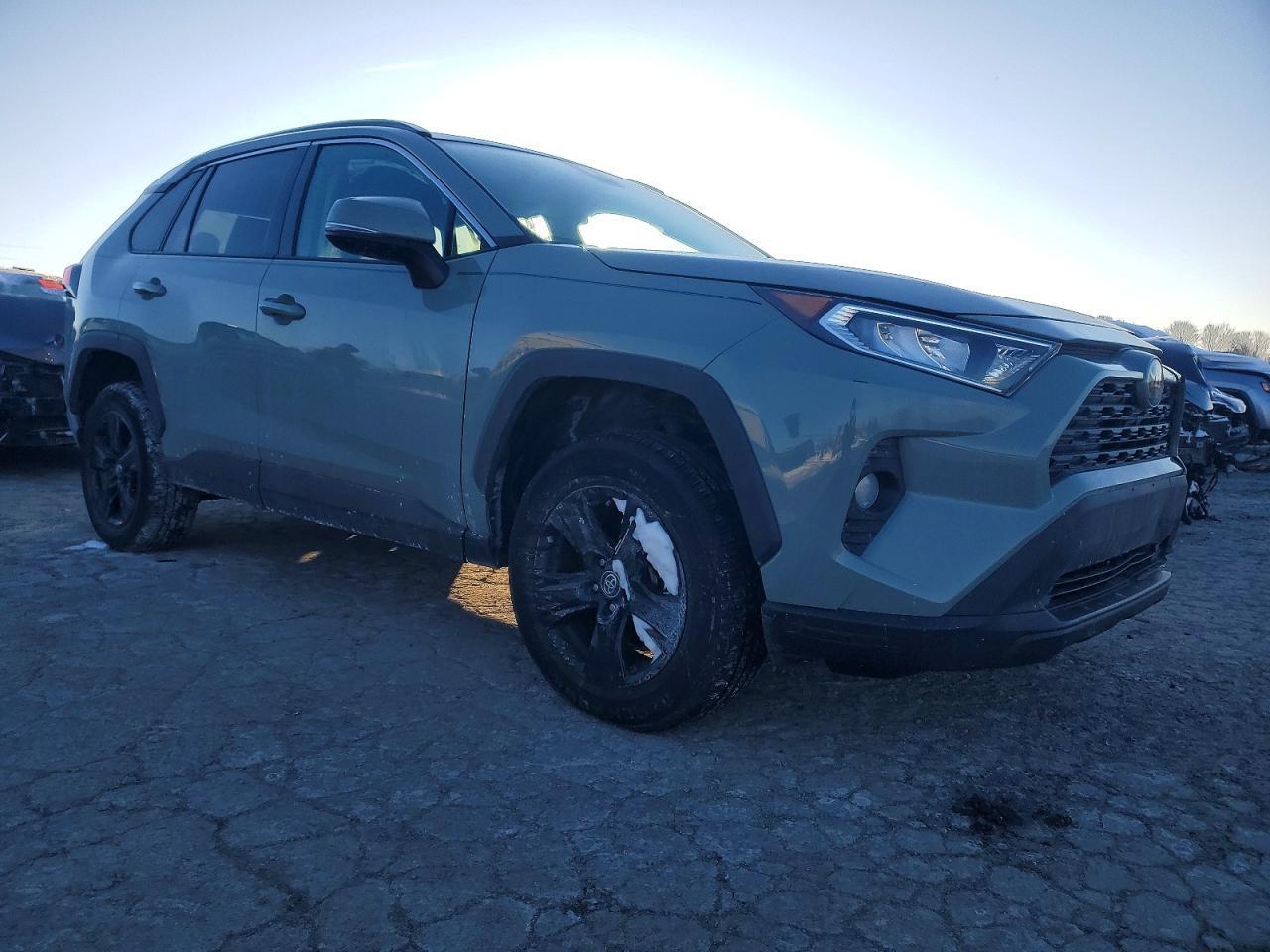 2021 Toyota Rav4 Xle - zdjęcie 4