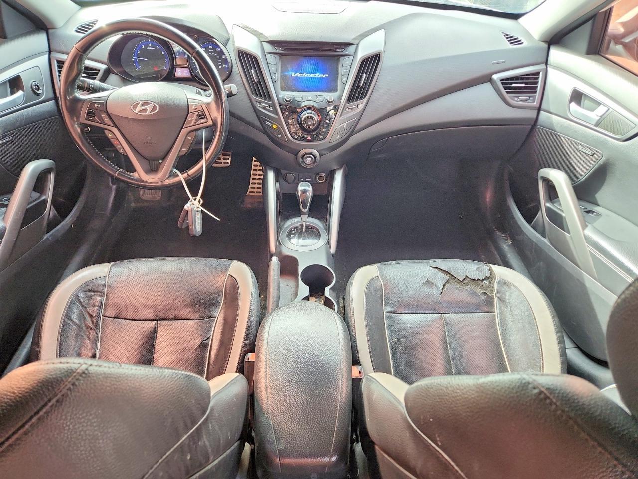 2015 Hyundai Veloster Turbo - zdjęcie 8