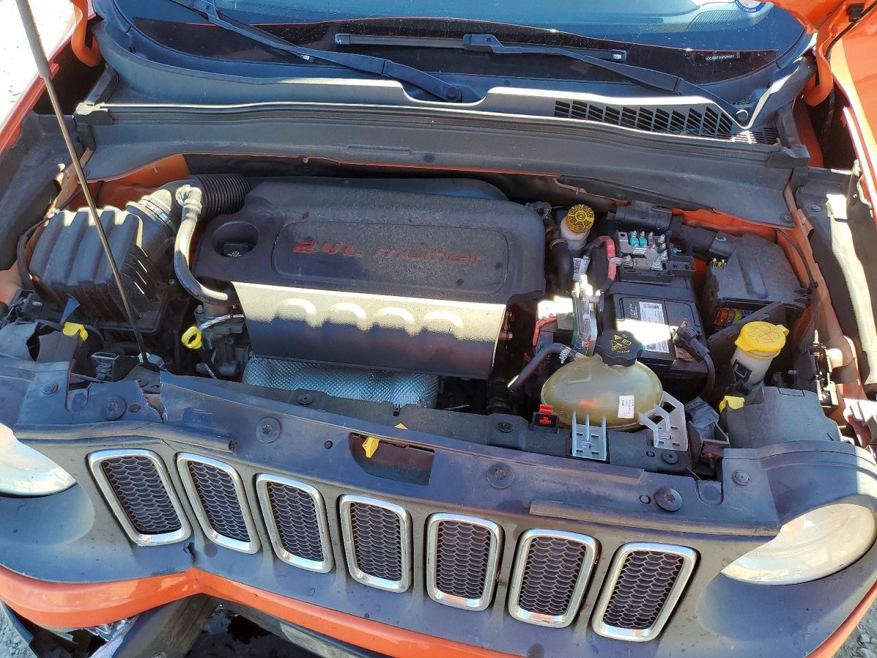 2016 Jeep Renegade Latitude - zdjęcie 11