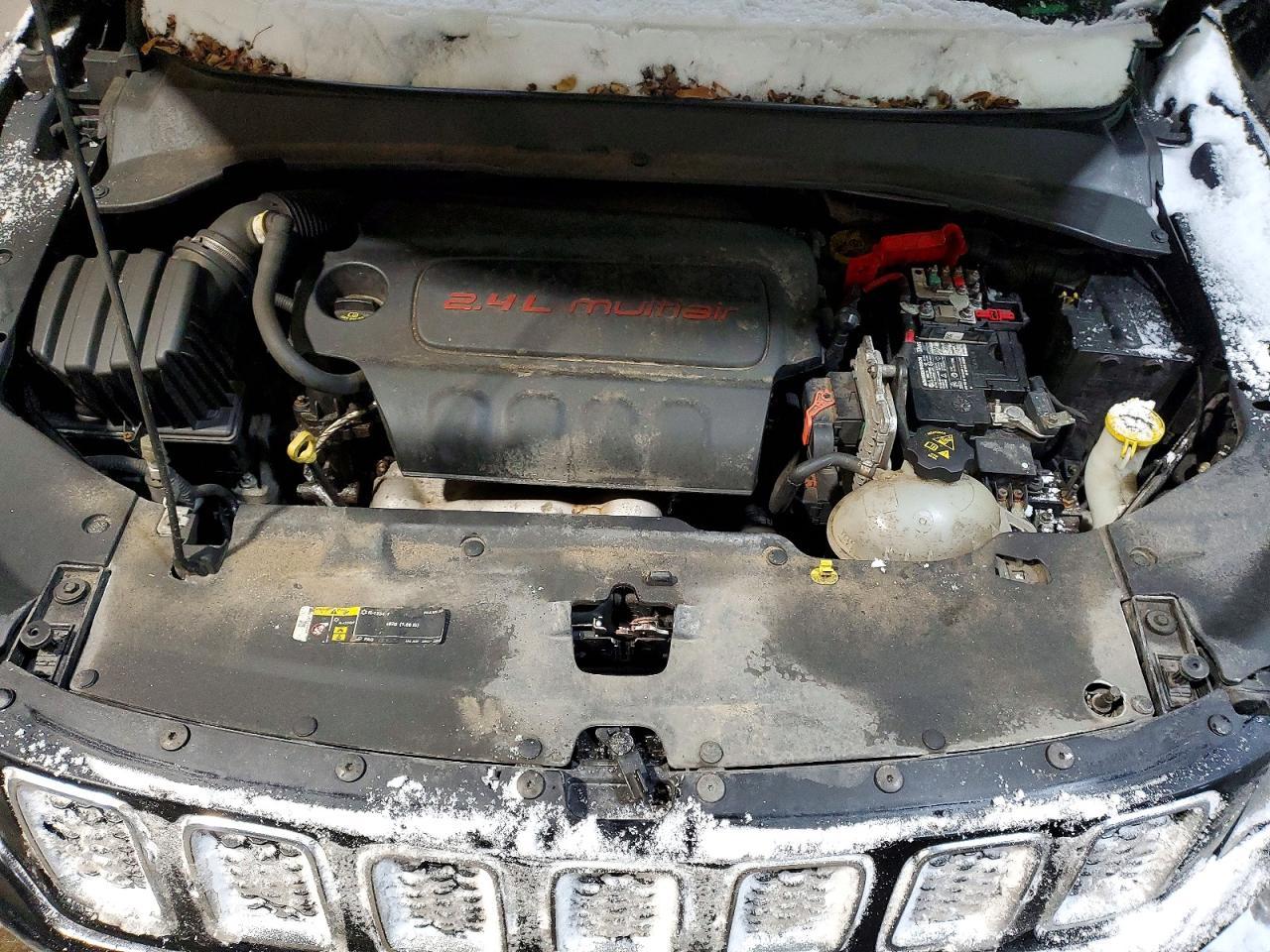 2019 Jeep Compass Latitude - zdjęcie 12