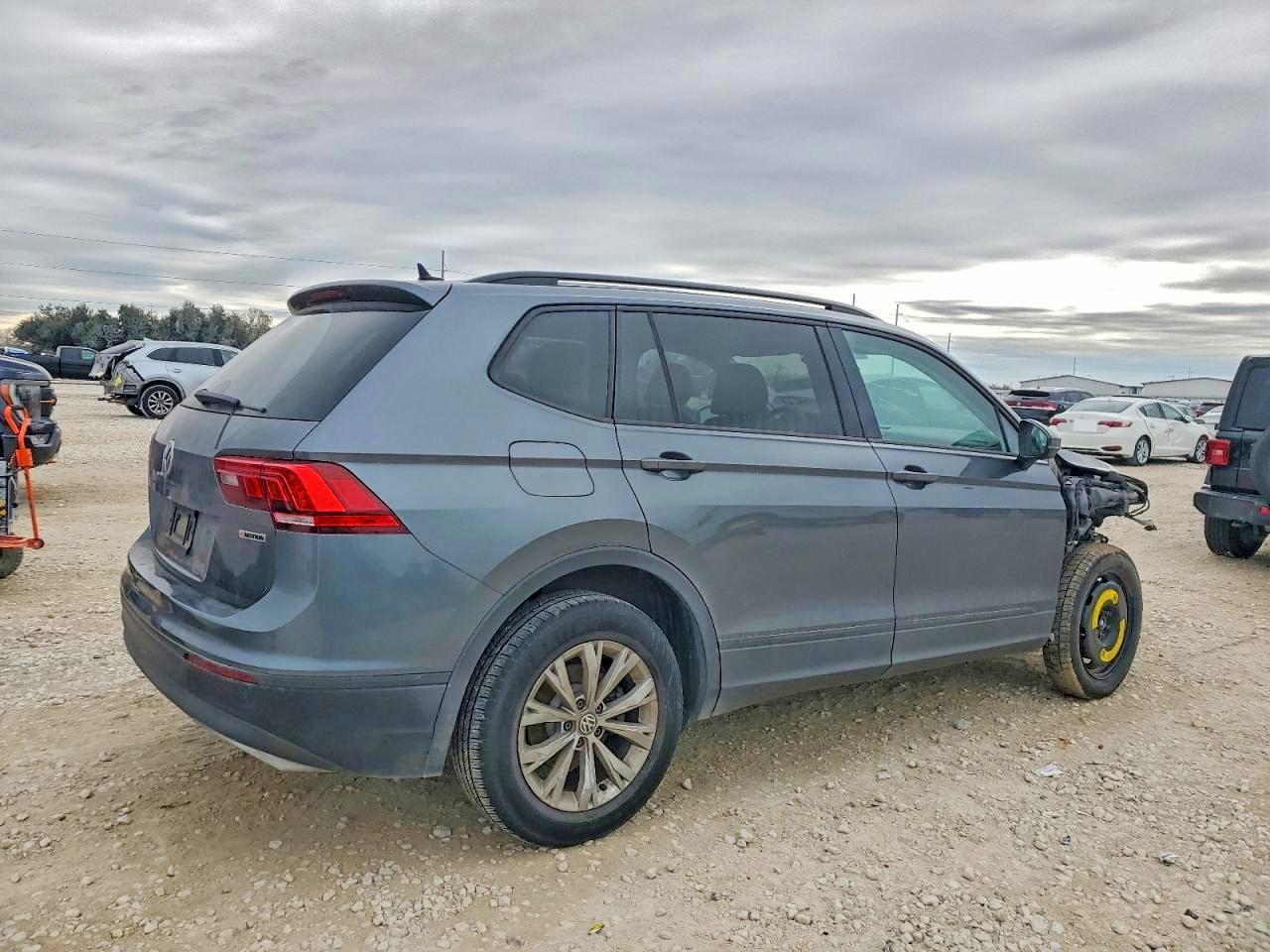 2020 Volkswagen Tiguan S - zdjęcie 3