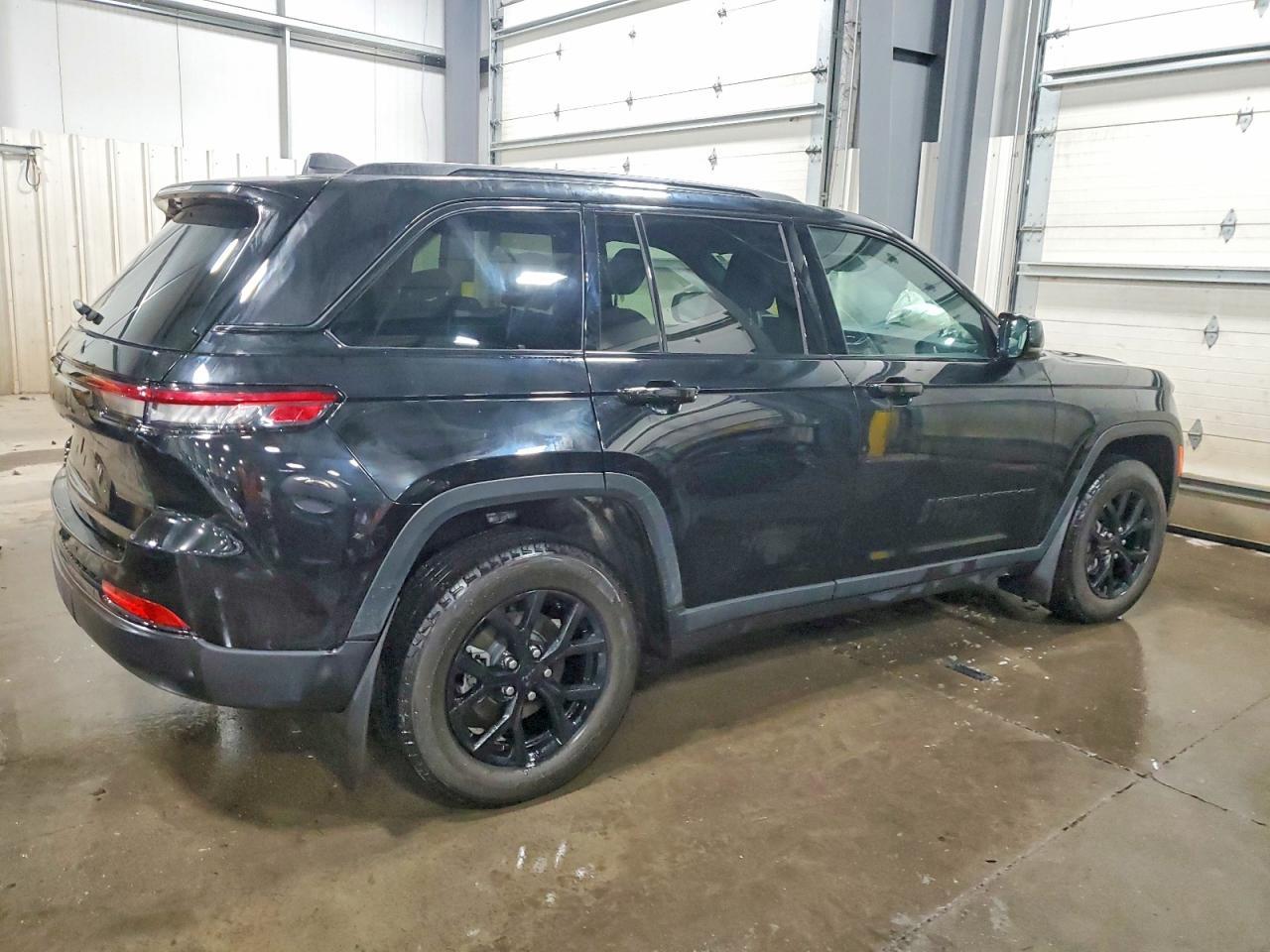 2024 Jeep Grand Cherokee Laredo - zdjęcie 3