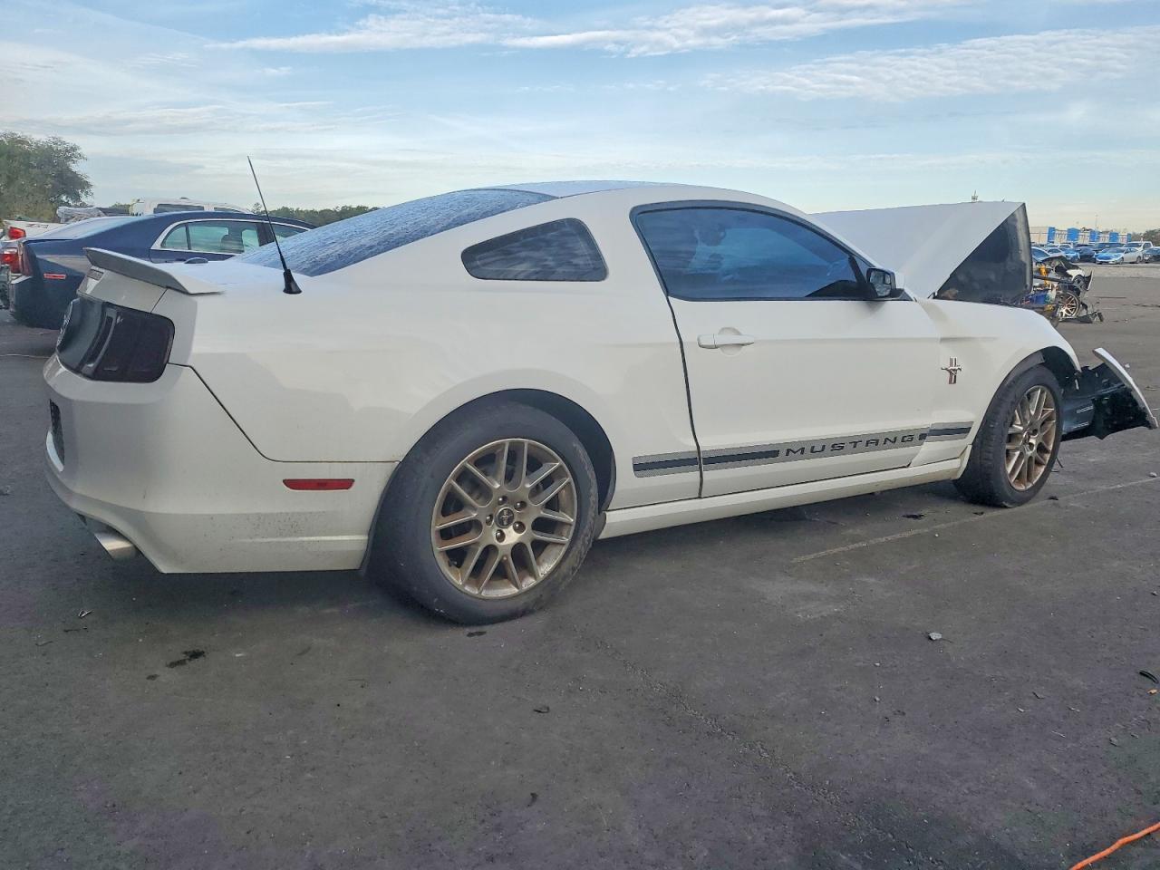 2014 Ford Mustang - zdjęcie 3