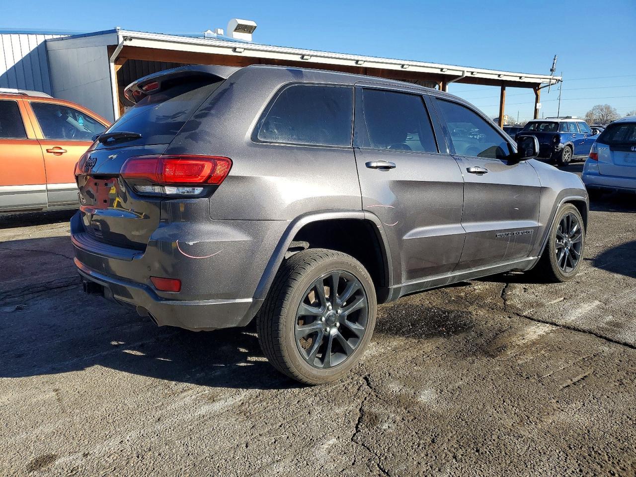 2019 Jeep Grand Cherokee Laredo - zdjęcie 3