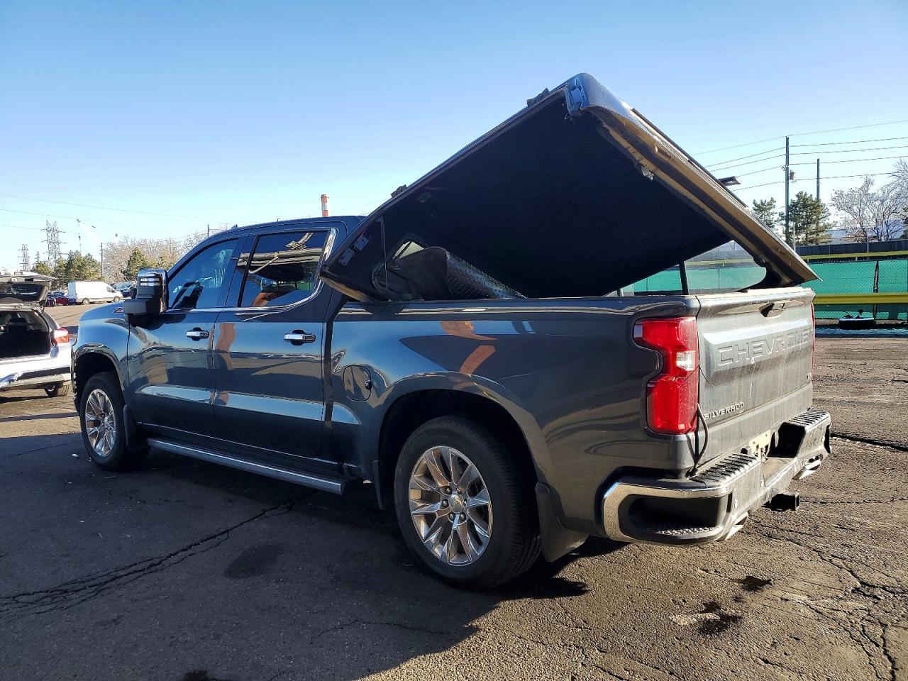 2021 Chevrolet Silverado K1500 Ltz - zdjęcie 2