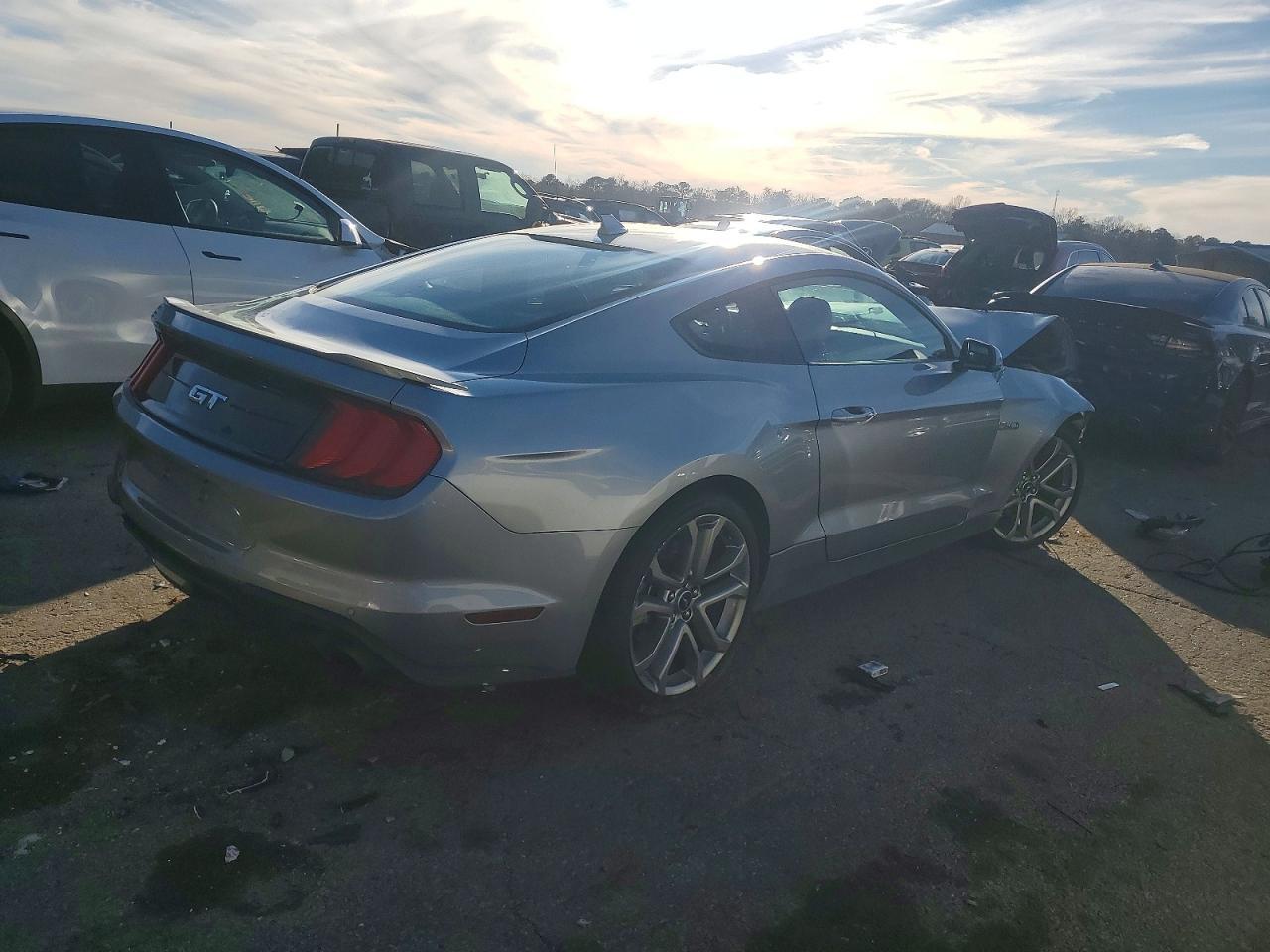 2022 Ford Mustang Gt - zdjęcie 3