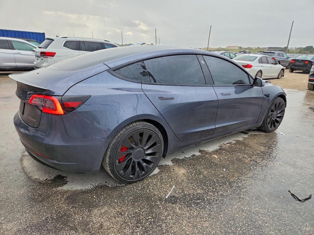 2022 Tesla Model 3 - zdjęcie 3