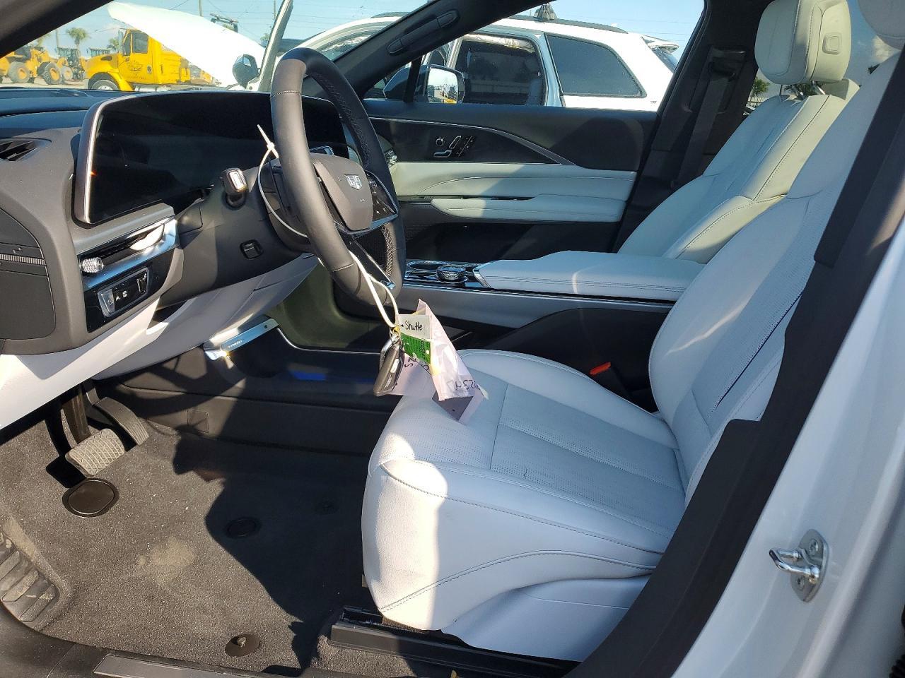 2025 Cadillac Lyriq Sport - zdjęcie 7