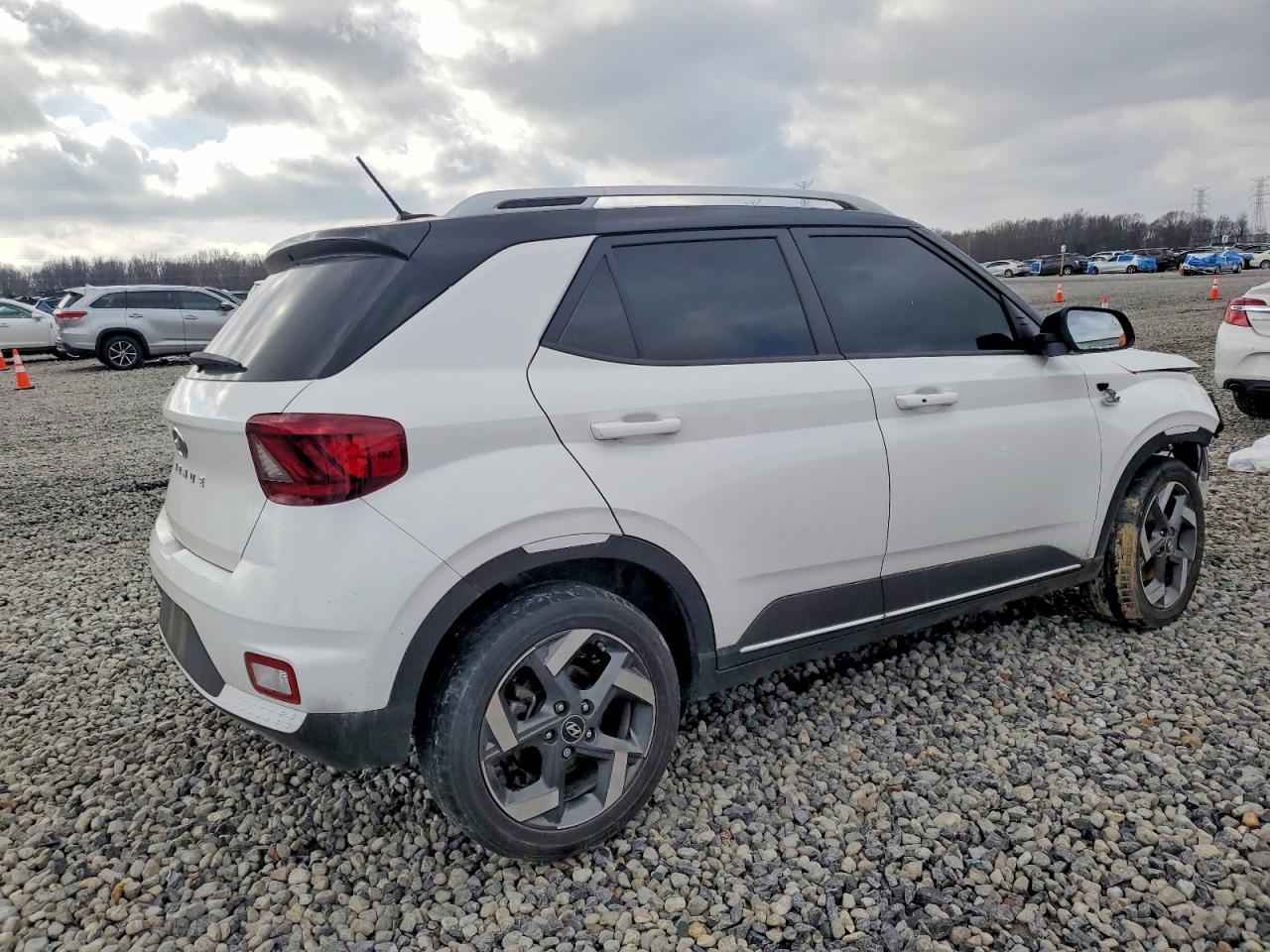 2023 Hyundai Venue Sel - zdjęcie 3