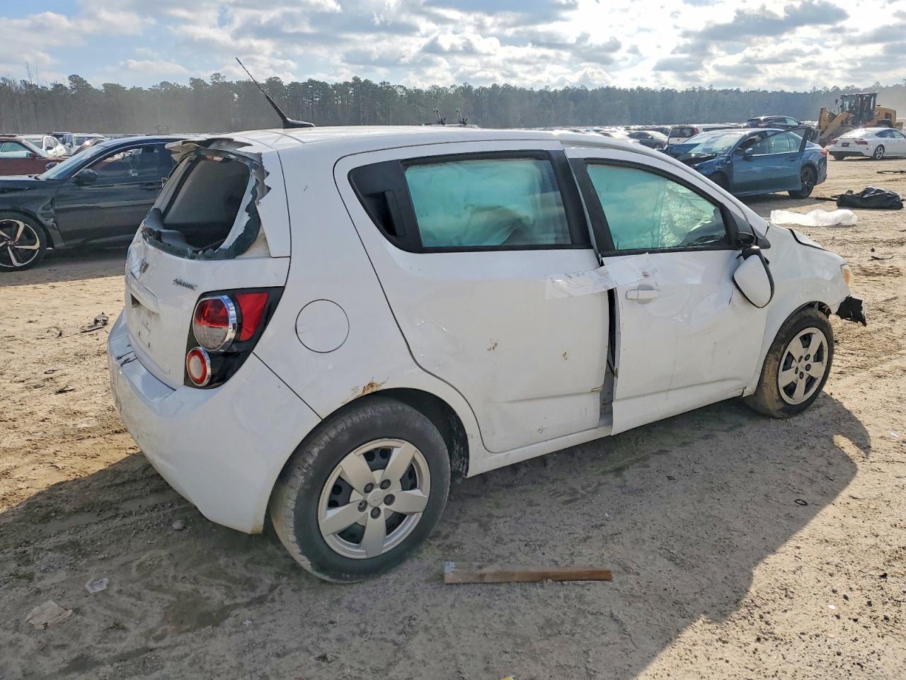 2014 Chevrolet Sonic Ls - zdjęcie 3