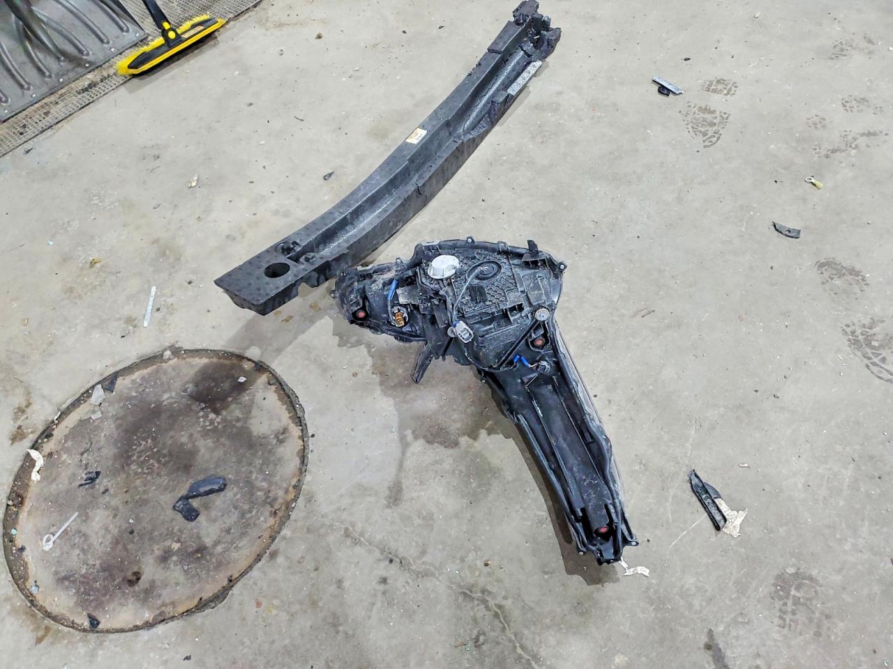 2022 Toyota Prius Le - zdjęcie 12