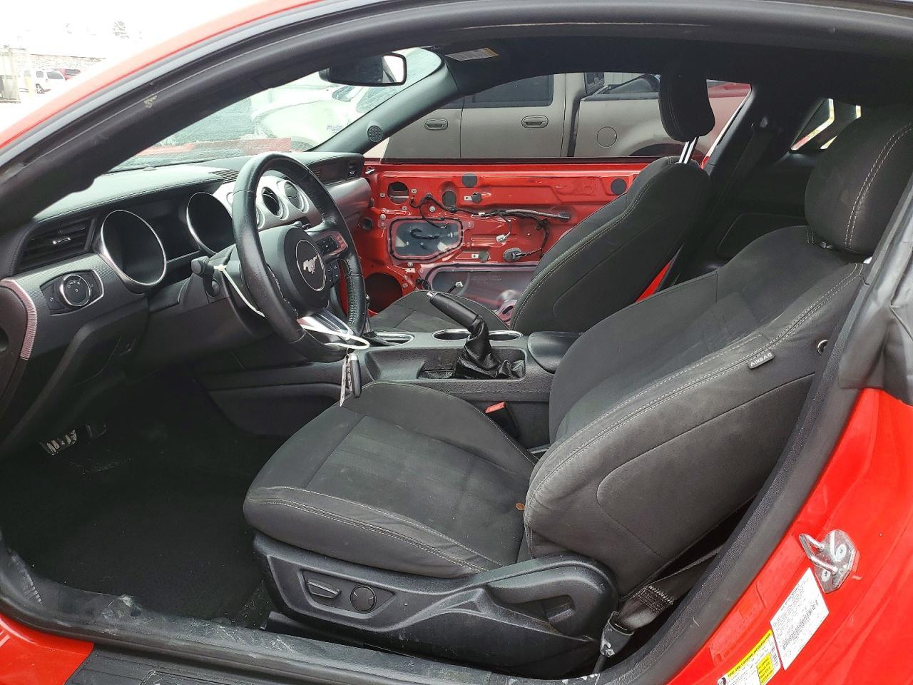 2020 Ford Mustang - zdjęcie 7